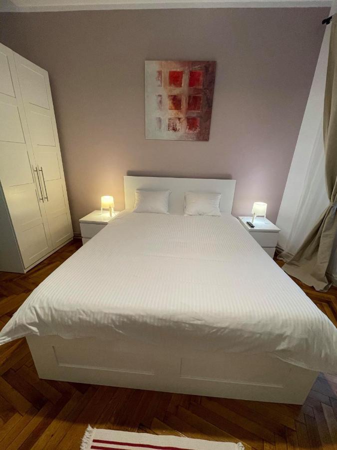 Interbellic Flat Apartment Bukares Bagian luar foto