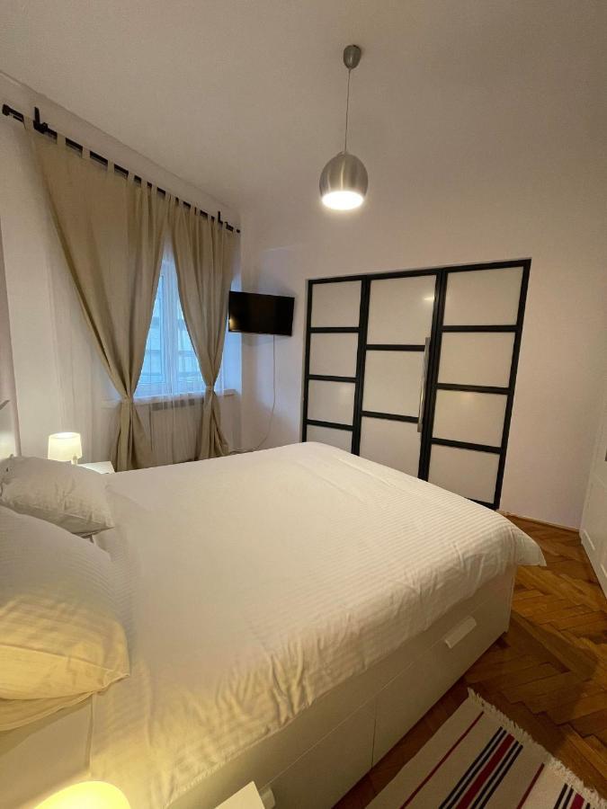 Interbellic Flat Apartment Bukares Bagian luar foto
