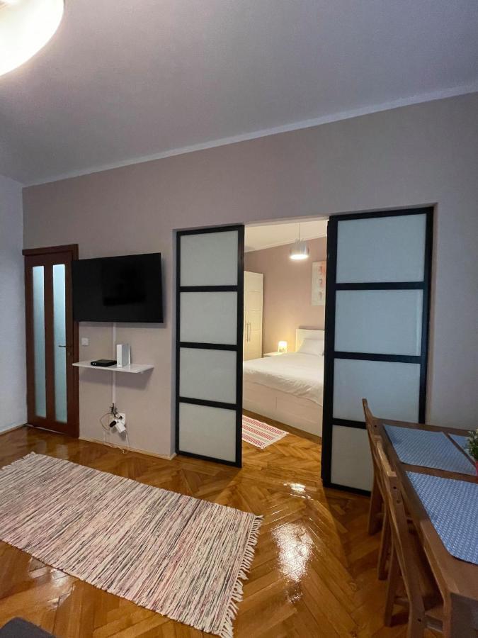 Interbellic Flat Apartment Bukares Bagian luar foto